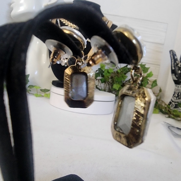 Elegant 3 Strand Gold and Crystal Necklace Earrings Set - Picture 11 of 11